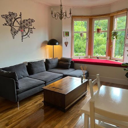 1 Bedroom Flat In Tolcross, Glasgow Top Floor. Exterior foto